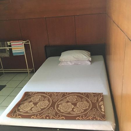 SPOT ON 1708 Hotel Budi Famili 1 Syariah Ciamis Bagian luar foto