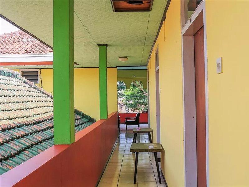 SPOT ON 1708 Hotel Budi Famili 1 Syariah Ciamis Bagian luar foto