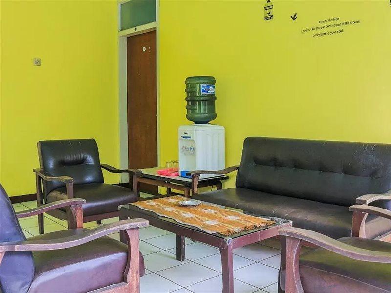 SPOT ON 1708 Hotel Budi Famili 1 Syariah Ciamis Bagian luar foto