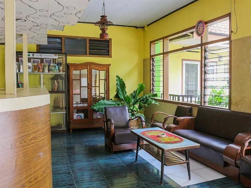 SPOT ON 1708 Hotel Budi Famili 1 Syariah Ciamis Bagian luar foto