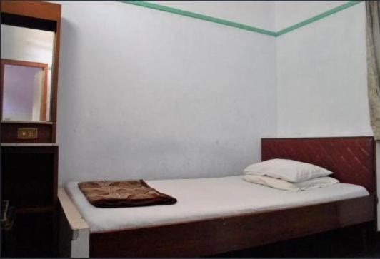 SPOT ON 1708 Hotel Budi Famili 1 Syariah Ciamis Bagian luar foto