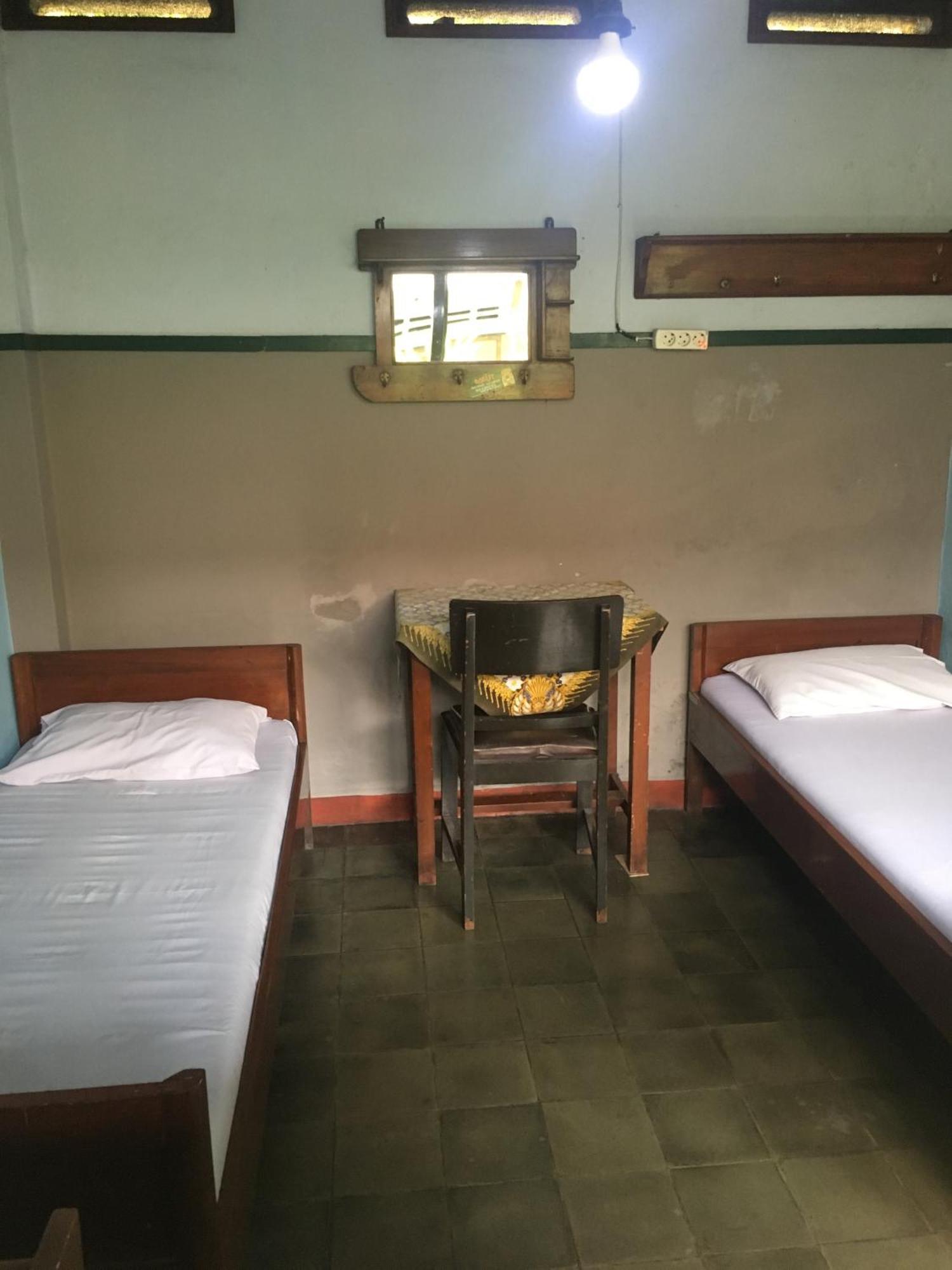 SPOT ON 1708 Hotel Budi Famili 1 Syariah Ciamis Bagian luar foto