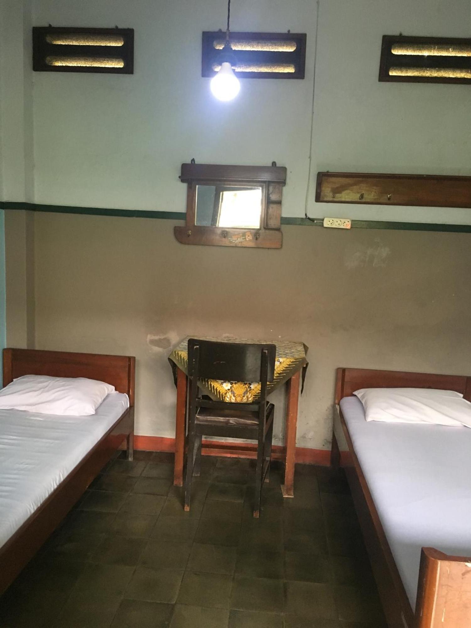 SPOT ON 1708 Hotel Budi Famili 1 Syariah Ciamis Bagian luar foto